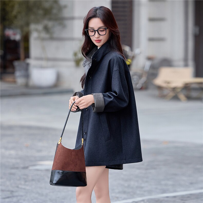赫本风设计感灰色羊毛大衣女2025年秋冬季宽松休闲遮肚毛呢外套，女装毛呢外套，靓衣阁