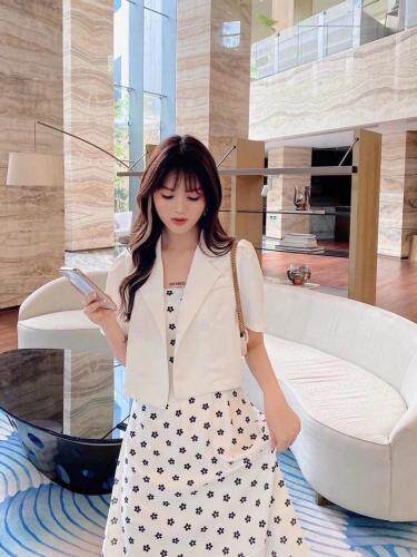 韩版吊带碎花连衣裙?西装外套，女装背心吊带，雾灵水Lady-Lin