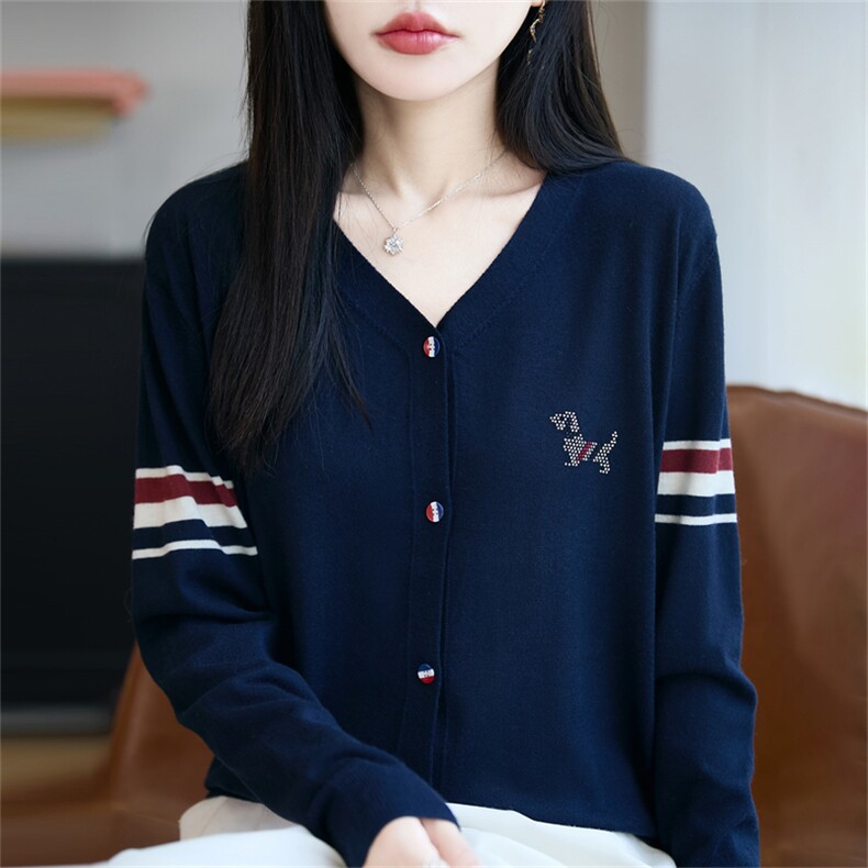 法式时尚拼色刺绣针织开衫女短外套薄毛衣2025精纺毛爆款洋气上衣,针织衫/毛衣,郡淞羊绒