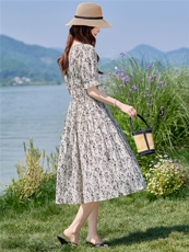 优雅气质小碎花连衣裙女2026夏新款松紧收腰显瘦洋气减龄印花裙子，女装连衣裙，倪叶myz