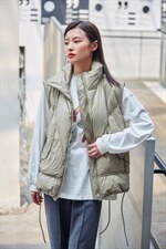 羽绒服陆续上新，女装羽绒服，对左