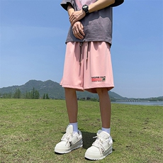 粉红色