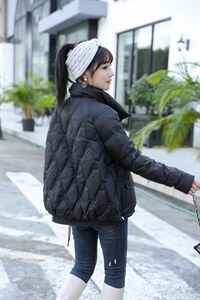 休闲羽绒服短款图片