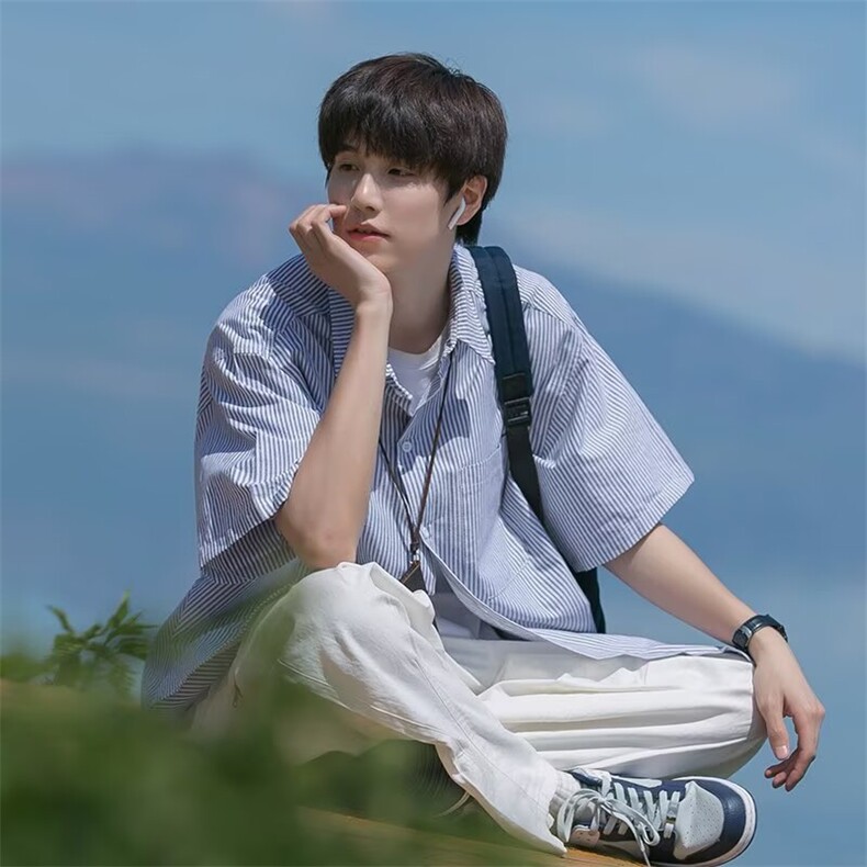 C52-P27夏季蓝色短袖衬衫男款百搭宽松少年感男生衬衣外套,男装T恤,电商B323A