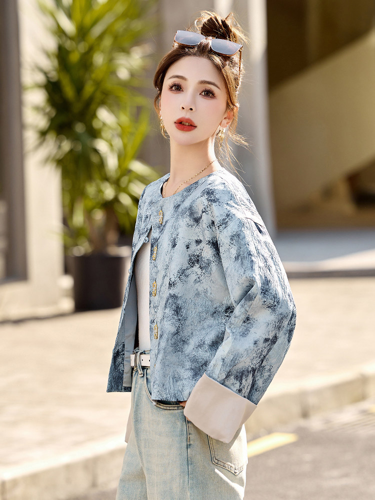 新中式国风提花外套女2025春季新款水墨画唐装年轻款短款开衫上衣,女装短外套,伊仟回
