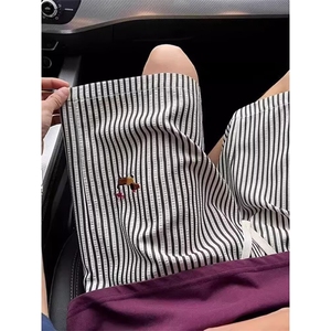 WE1602-P22 竖纹腊肠小狗刺绣短裤男女夏季薄款多巴胺宽松直筒图片
