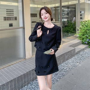 法式高级炸街减龄套装裙女2025年秋季新款钉钻长袖两件套图片