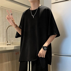 黑色
