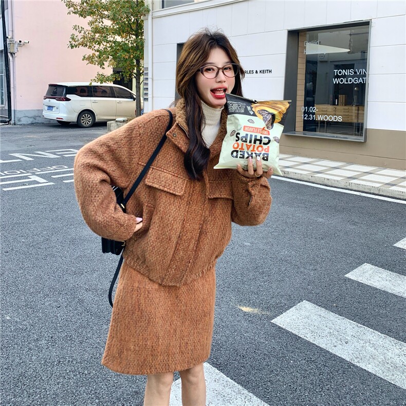 美拉德风毛呢羽绒套装女冬季2025新款高级感穿搭高腰半身裙两件套图片