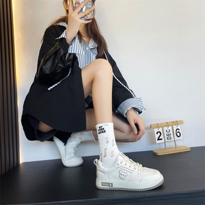 真皮小白鞋女2024秋季新款舒适百搭板鞋休闲鞋女款运动鞋图片