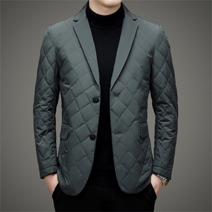 羽绒服男士西装冬季加厚保暖上衣新款中年商务休闲白鸭绒西服外套图片
