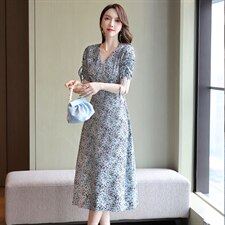2025夏季简约时尚优雅气质V领收腰显瘦修身连衣裙，女装连衣裙，臻衣坊