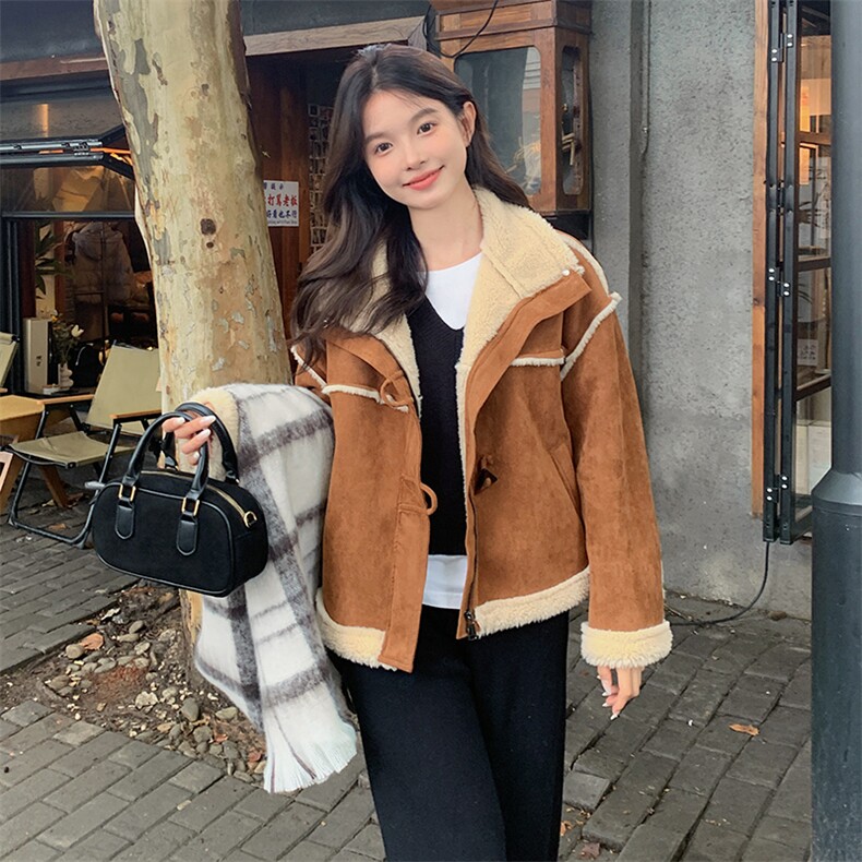 【新款现货】复古麂皮加绒外套短款牛角扣翻领99029款P195K278,女装皮草,2C316