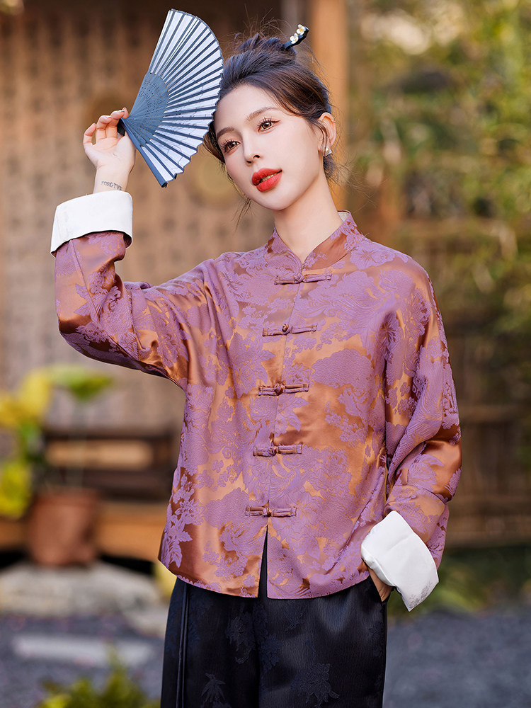 新中式轻国风复古盘扣外套女时尚减龄高级感宋锦提花绸缎唐装上衣,女装短外套,新依时派