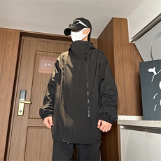 黑色