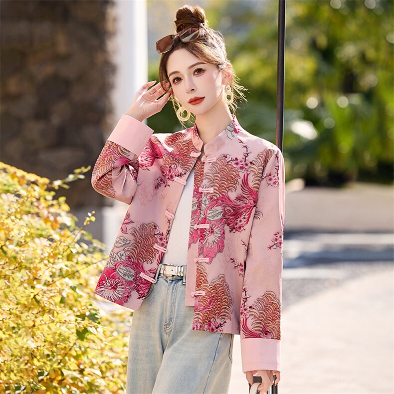 现货新中式短外套女2026春季新款高级感复古盘扣提花粉色唐装上衣,女装短外套,依如秀(原杭风阁)