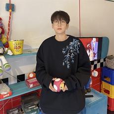 黑色