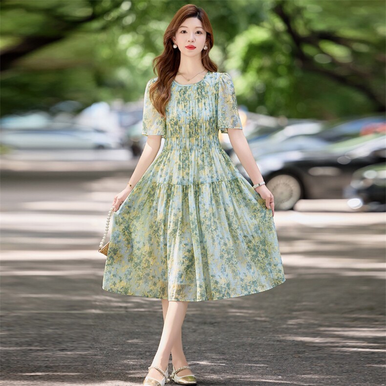 2025年夏季夏季新款高级显瘦碎花收腰连衣裙,女装连衣裙,米莱