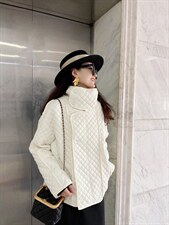 轻薄衣，感情寻找它的模特儿，衣服挂在橱窗，有太多人适合，，女装棉衣/棉服，蓝衣可