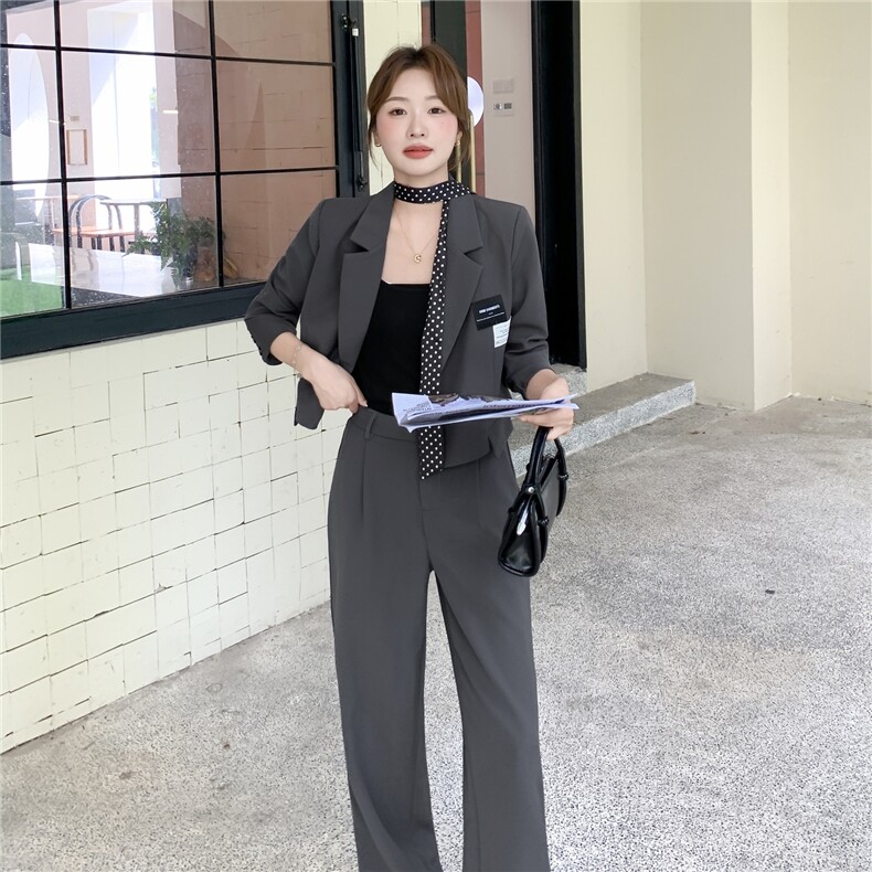新品高级灰休闲套装送丝巾2C2368015P175K238,女装套装/套裙,2C236