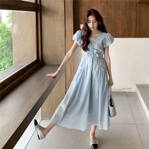 法式超火蓝色波点泡泡袖连衣裙女夏2025新款长裙独特漂亮显瘦洋气图片