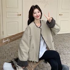 卡其绿工装派克服女秋冬2025新款皮毛一体加厚加绒爆款巨好看棉服，女装短外套，2D013