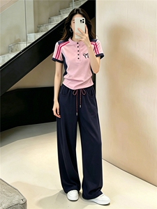 设计款时尚休闲套装女夏款简约百搭条纹拼接短袖上衣阔腿裤两件套图片