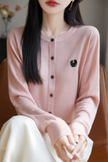 2025春季新款圆领针织开衫女士宽松显瘦气质衬衣百搭上衣刺绣外套，女装针织衫/毛衣，暖烁特种纱工厂店