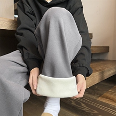灰色