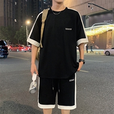 黑色