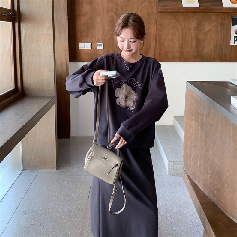 休闲运动灰色碎花卫衣半身裙套装女春秋2025新款小个子超火两件套,女装套装/套裙,2D014