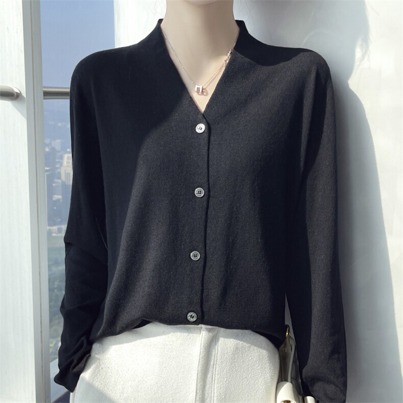 气质优雅2025新款女士简约大气修身V领针织开衫，女装针织衫/毛衣，凯思米羊绒