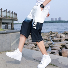 白色