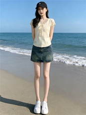 时尚气质套装裙女夏季新款显瘦V领蕾丝拼接针织衫牛仔短裙两件套，女装套装/套裙，江南