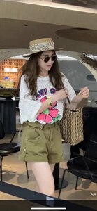 夏季新款韩版洋气字母太阳花蕾丝大版T恤图片