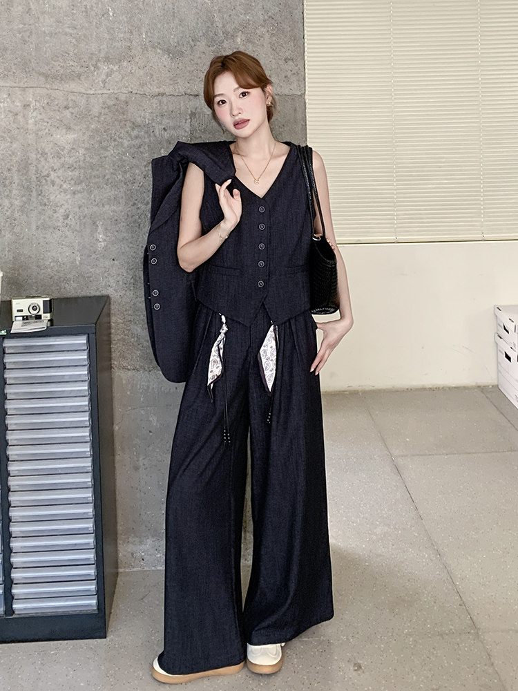 高级感慵懒宽松休闲西装显瘦马甲气质长裤三件套女秋2025新款套装,女装套装/套裙,浙宝192（原082）