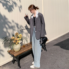 通勤灰色短款西服上衣女春秋2025超火好看高级感小众职业西装外套，女装短外套，2C176