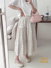春秋阔版碎花日系裙时尚百搭，女装半身裙，洛丽兰可
