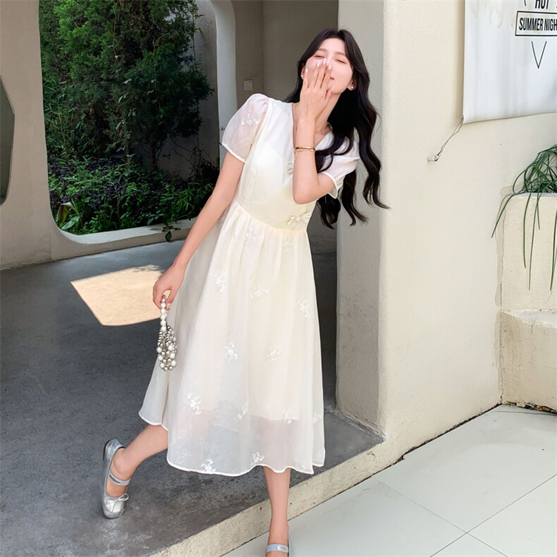 现货2024新中式圆领泡泡袖连衣裙女夏季新款高腰气质中长款百搭款,商品下架区,网红馆