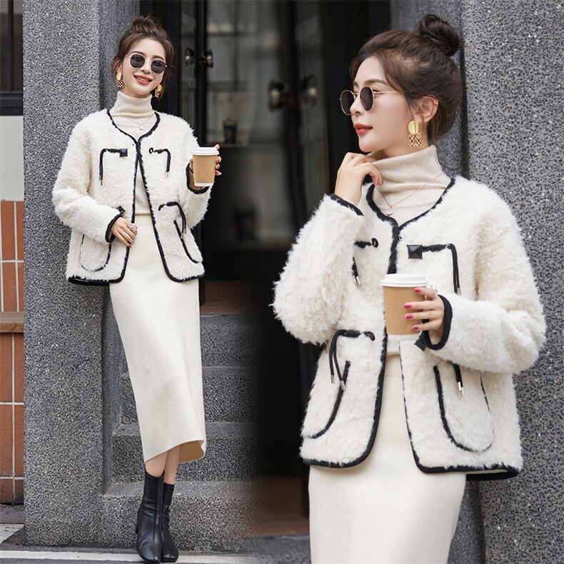 2023年冬季羊剪皮毛一体小香风拼接盘扣设计加厚小个子外套，女装皮草，韩蜜菓