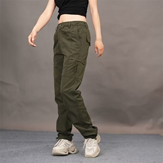 军绿色