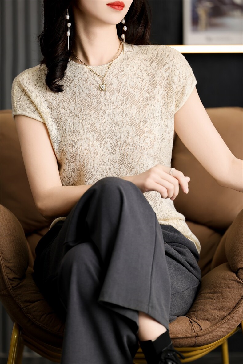 立体金丝勾花上衣女新款时尚百搭宽松显瘦飞飞袖上衣,女装羊毛衫,织己羊绒