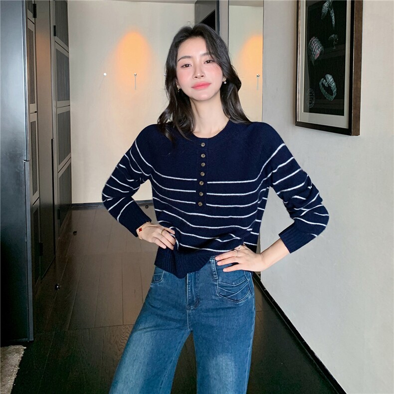 2025舒适百搭秋冬新款圆领条纹长袖纽扣半开领针织衫,女装羊绒衫,玛卡隆羊绒