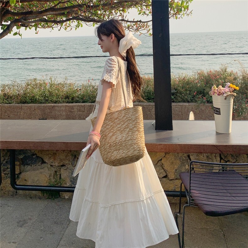 波西米亚度假风钩花镂空v领针织衫短袖女夏吊带裙设计感两件套裙,女装连衣裙,维壹