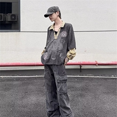 黑色