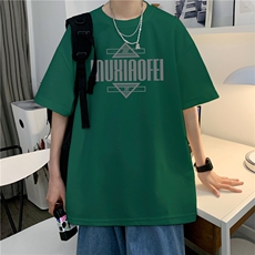 墨绿色