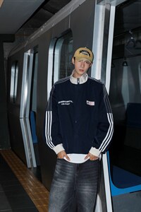 2026港风美式复古印花字母双袖三杠织带大码M-5XL夹克JK77766P75图片
