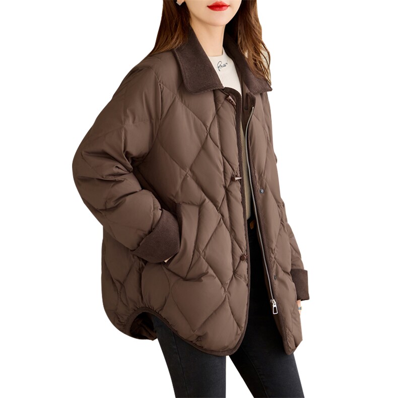 欧货撞色翻领菱格羽绒服女2025冬季新款宽松保暖高端90白鸭绒外套,女装羽绒服,余墨