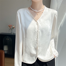 新中式国风缎面真丝长袖T恤女V领提花小衫宽松打底高级感上衣衬衫，女装T恤，羊特美羊绒