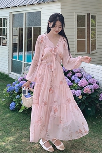 法式度假风v领系带碎花长裙2025春夏新款温柔风女人味高腰连衣裙图片